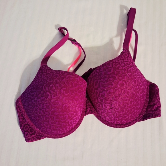Fuchsia Bra With Hot Pink Straps Size 42C - Picture 7 of 7